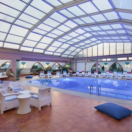 Merit & Casino Otel 5*