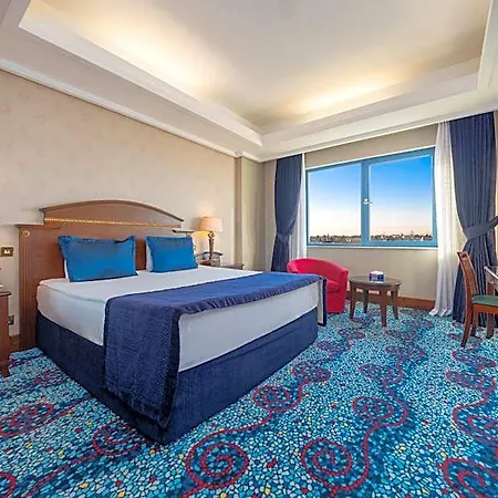 Merit & Casino Hotel 5*
