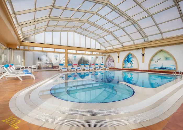 ホテル Merit & Casino 5*