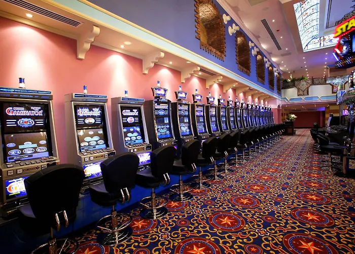 ホテル Merit & Casino 5*