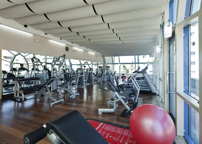 ホテル Merit & Casino 5*