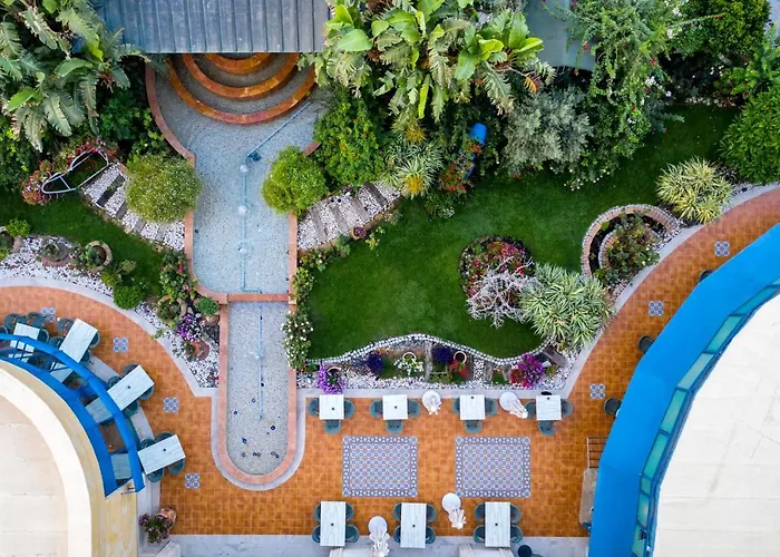 ホテル Merit & Casino 5*