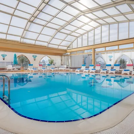 Отель Merit & Casino 5*